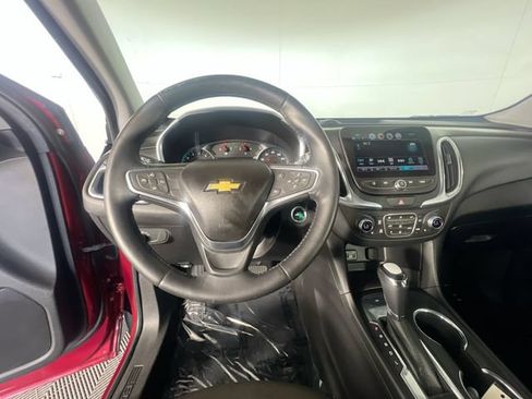 Used 2018 Chevrolet Equinox LT FWD image 14