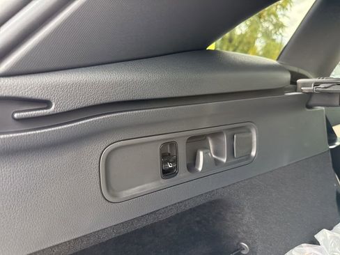 New 2026 Mercedes-Benz GLC 300 GLC 300 image 31