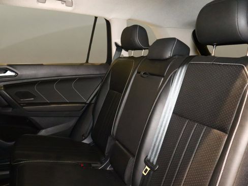 Used 2023 Volkswagen Tiguan SE image 16