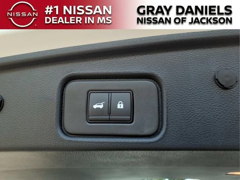 New 2026 Nissan Pathfinder Platinum FWD image 9