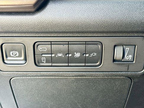 Used 2025 GMC Hummer EV 2X image 11