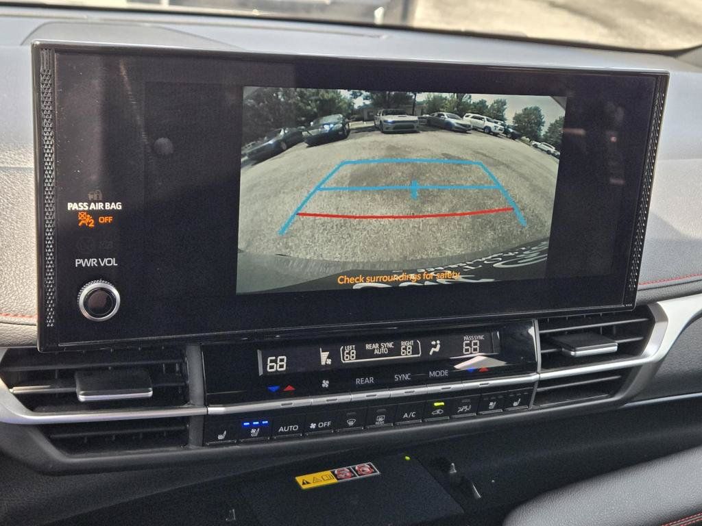 Used 2025 Toyota Sienna XSE w/ XSE Premium Package FWD image 29