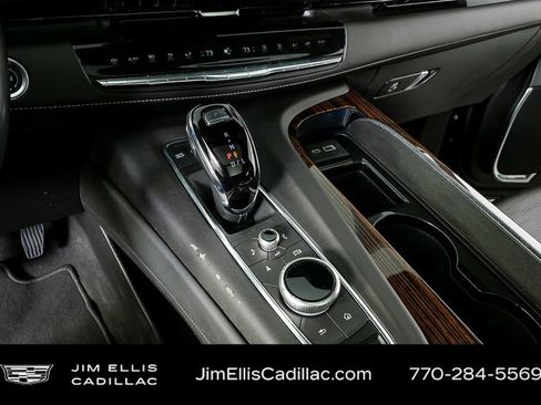 Certified 2024 Cadillac Escalade ESV Premium Luxury image 18