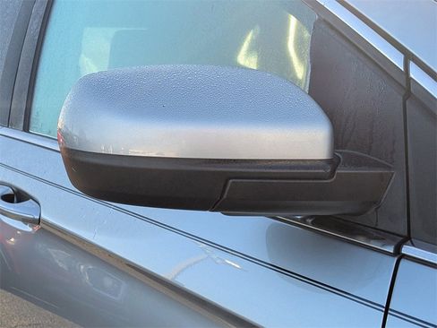 Used 2024 Ford Edge SEL image 10