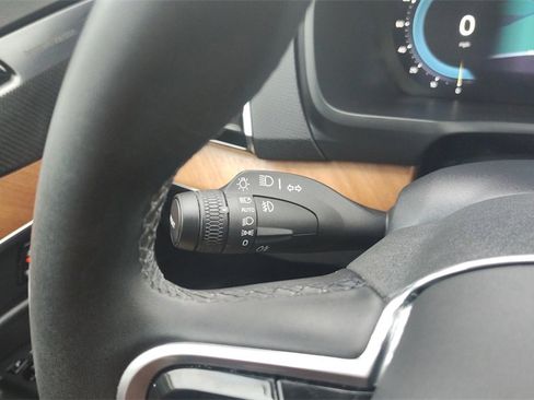 Certified 2023 Volvo XC90 B6 Plus w/ Protection Package Premier image 17