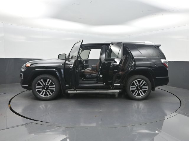 Used 2020 Toyota 4Runner Limited AWD/4WD image 41