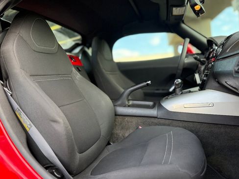 Used 2007 Saturn Sky RWD image 18