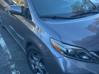 Used 2015 Toyota Sienna SE