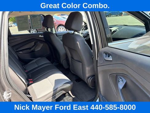 Used 2017 Ford Escape SE w/ Equipment Group 201A FWD image 17