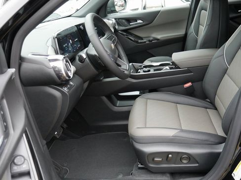 New 2026 Chevrolet Equinox LT w/ Convenience Package II image 8