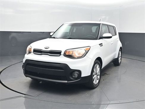 Used 2019 Kia Soul + image 1