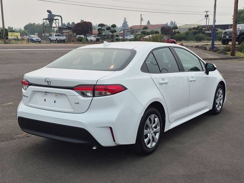 Used 2024 Toyota Corolla LE FWD image 5