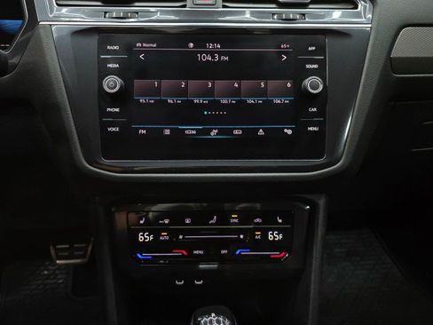 Used 2022 Volkswagen Tiguan SE R-Line AWD/4WD image 25