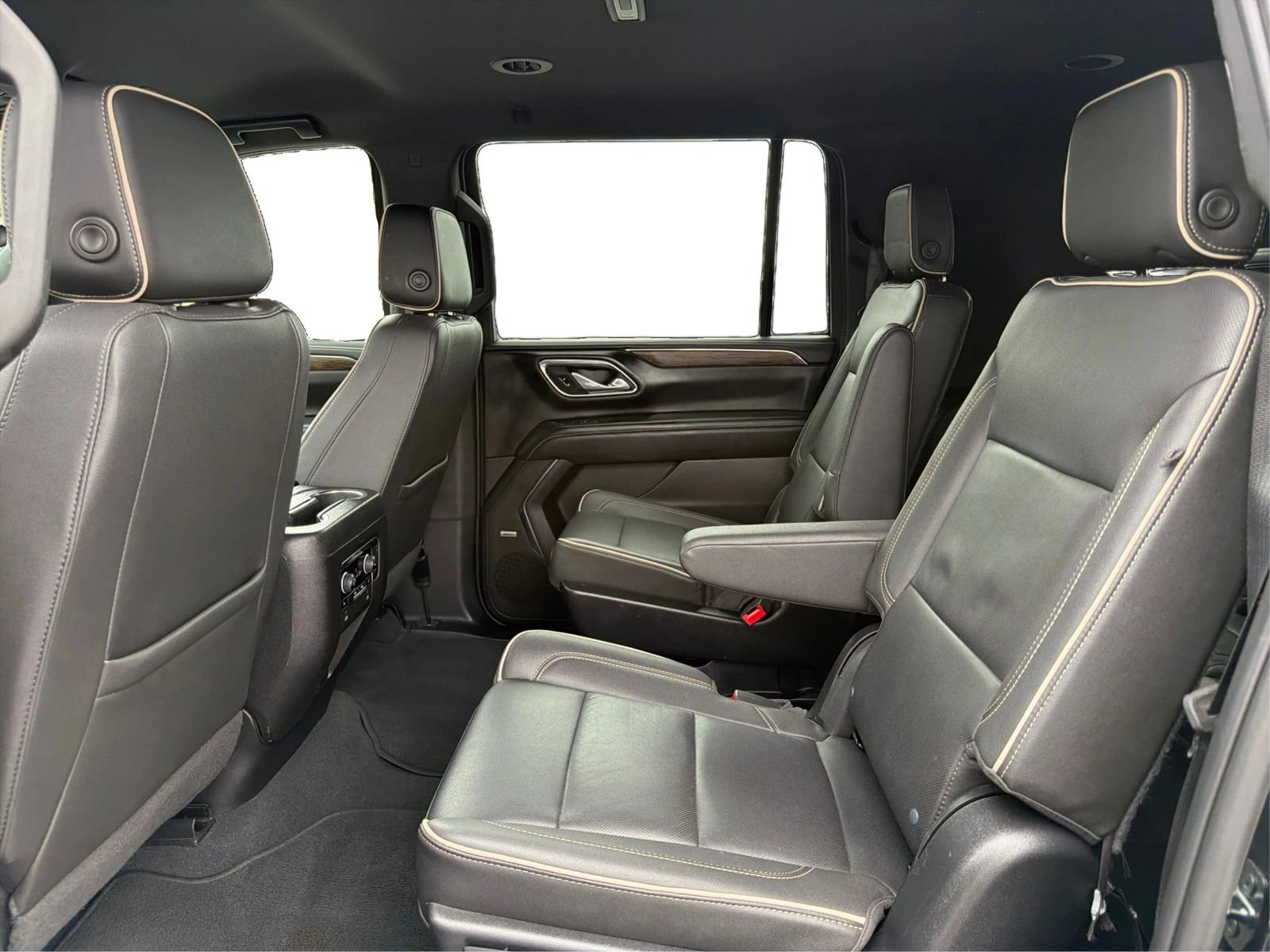 Used 2023 Chevrolet Suburban Premier AWD/4WD image 10