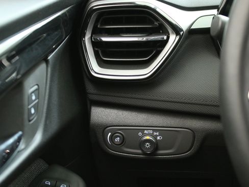 Certified 2026 Chevrolet TrailBlazer LT w/ LT Cold Weather Package FWD image 16