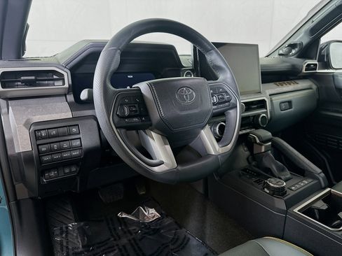 Used 2025 Toyota 4Runner Trailhunter image 9