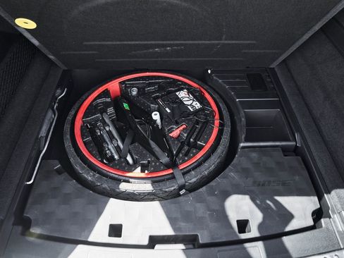 Used 2025 Porsche Cayenne image 16