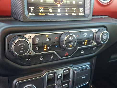 Used 2022 Jeep Gladiator Rubicon AWD/4WD image 18