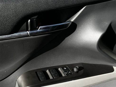 Used 2023 Toyota Camry LE image 21