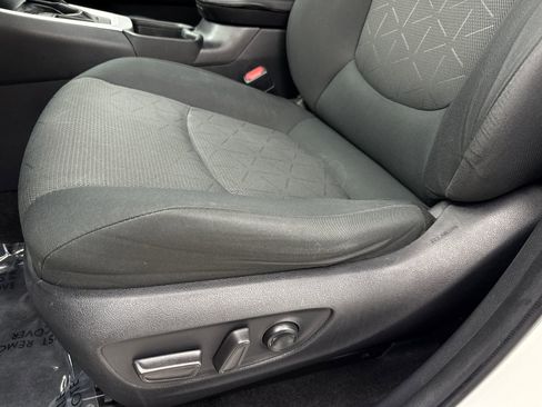 Used 2021 Toyota RAV4 XLE FWD image 34