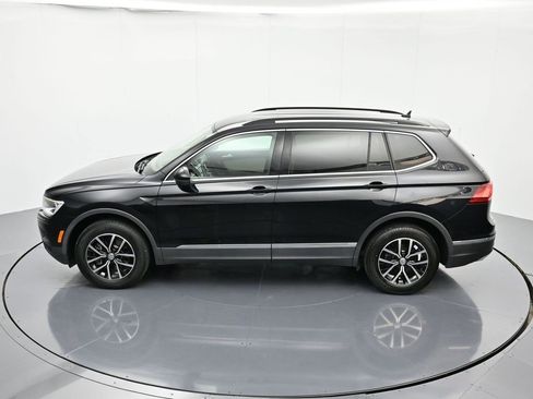 Used 2021 Volkswagen Tiguan SE image 36