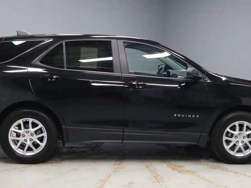 Used 2024 Chevrolet Equinox LS w/ LS Convenience Package FWD image 11