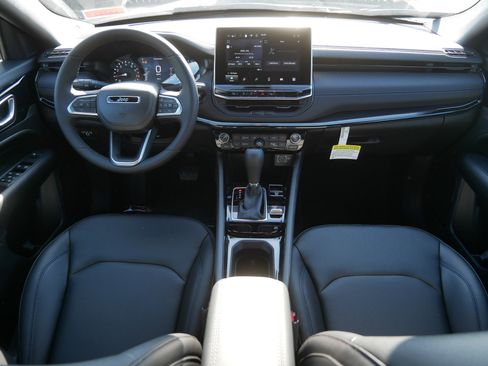 New 2026 Jeep Compass Limited image 9