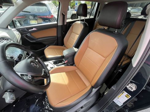 Used 2018 Volkswagen Tiguan SE AWD/4WD image 13