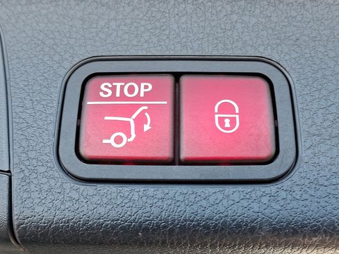 Certified 2022 Mercedes-Benz GLB 250 4MATIC image 31