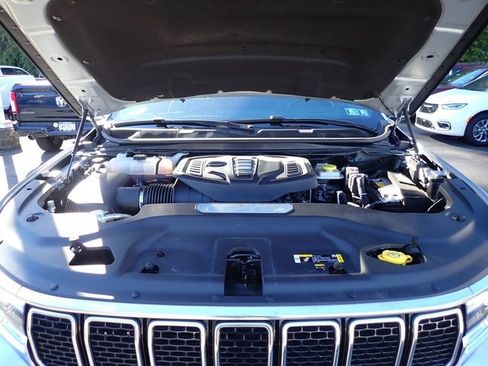 Used 2023 Jeep Wagoneer Series III w/ Preferred Equipment Group image 13