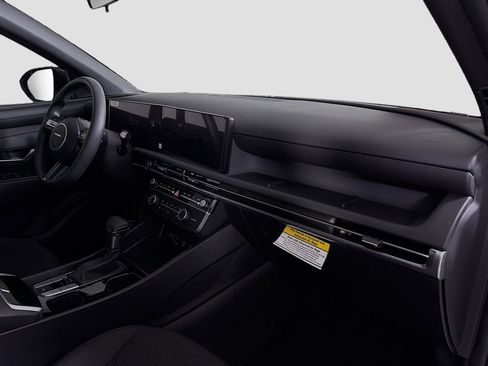 Used 2025 Hyundai Santa Cruz SE FWD image 28