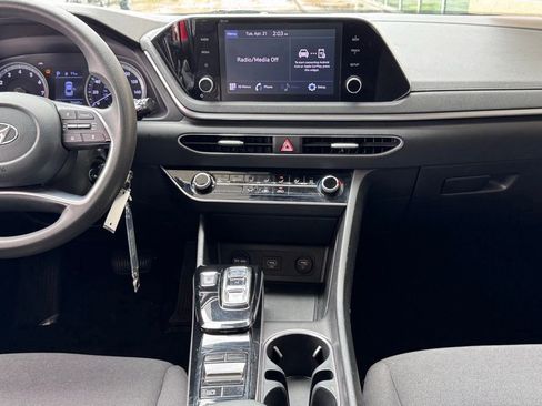 Certified 2023 Hyundai Sonata SE w/ Cargo Package FWD image 3