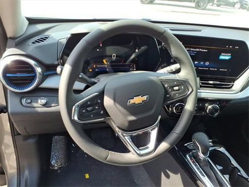 New 2026 Chevrolet Trax LT w/ LT Convenience Package FWD image 10