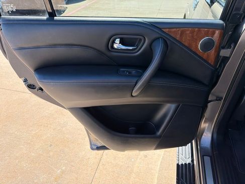 Used 2019 INFINITI QX80 Luxe RWD image 15