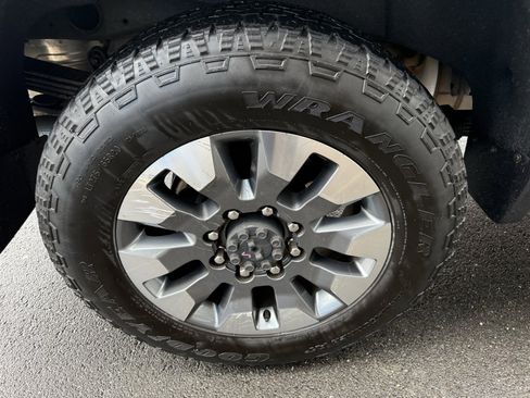 Used 2025 Chevrolet Silverado 2500 LT w/ All Star Edition image 15