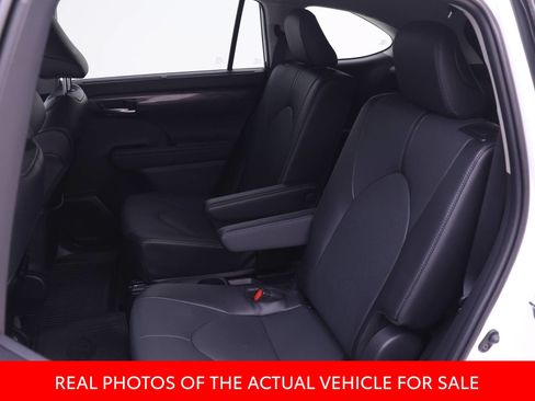 Certified 2026 Toyota Highlander Limited AWD/4WD image 11