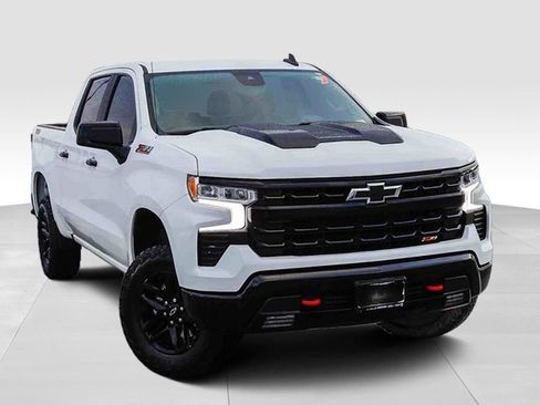 Used 2024 Chevrolet Silverado 1500 LT Trail Boss AWD/4WD image 2