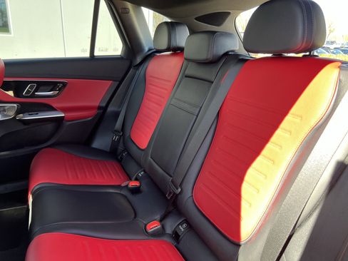 Used 2024 Mercedes-Benz GLC 300 300 image 33