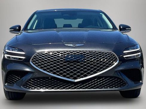 Used 2025 Genesis G70 2.5T image 3