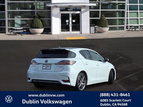 Used 2016 Lexus CT 200h image 4