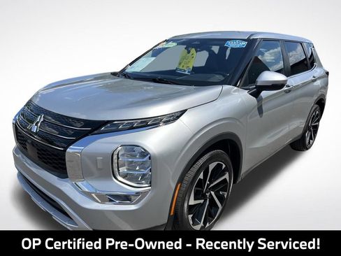 Used 2023 Mitsubishi Outlander SE AWD/4WD image 3