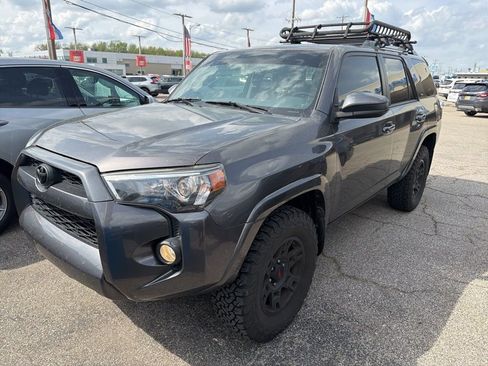 Used 2018 Toyota 4Runner SR5 image 4