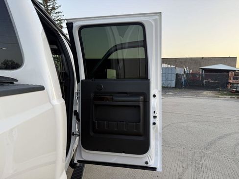 Used 2014 Ford F250 Platinum w/ Snow Plow Prep Package image 23