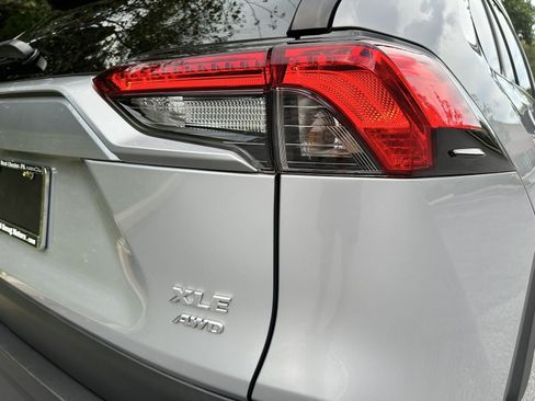 Used 2020 Toyota RAV4 XLE w/ Convenience Package AWD/4WD image 38