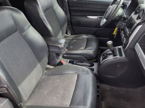 Used 2017 Jeep Compass Latitude AWD/4WD image 21