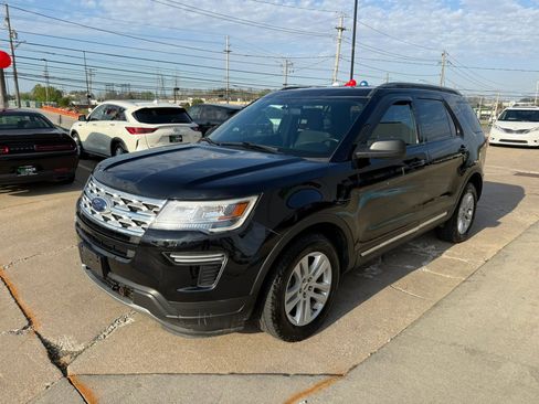 Used 2019 Ford Explorer XLT AWD/4WD image 5