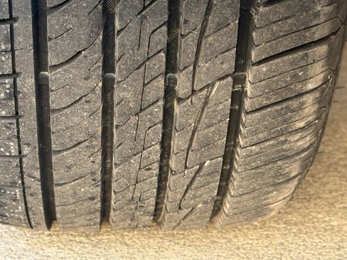 Used 2021 Toyota Prius XLE image 35