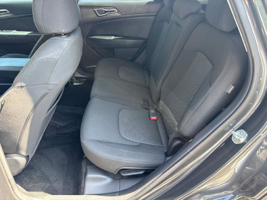 Used 2024 Kia Sportage LX AWD/4WD image 20