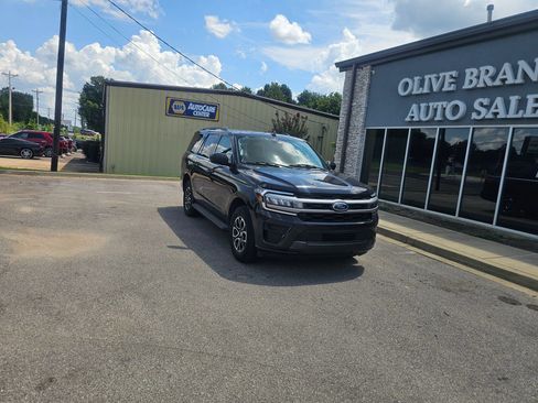 Used 2024 Ford Expedition XLT RWD image 6
