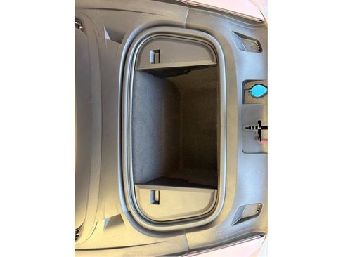 Used 2024 Porsche Taycan image 32